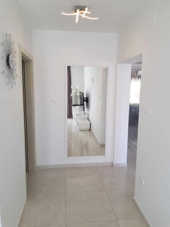 Tessa Apartment