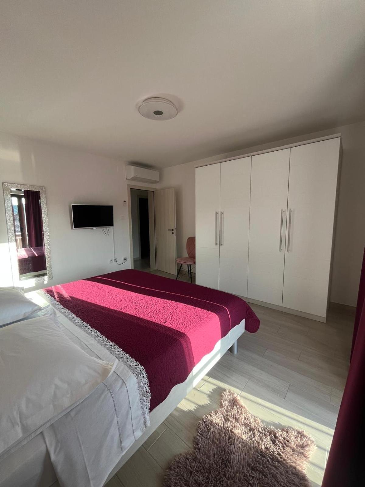 Tessa Apartment *